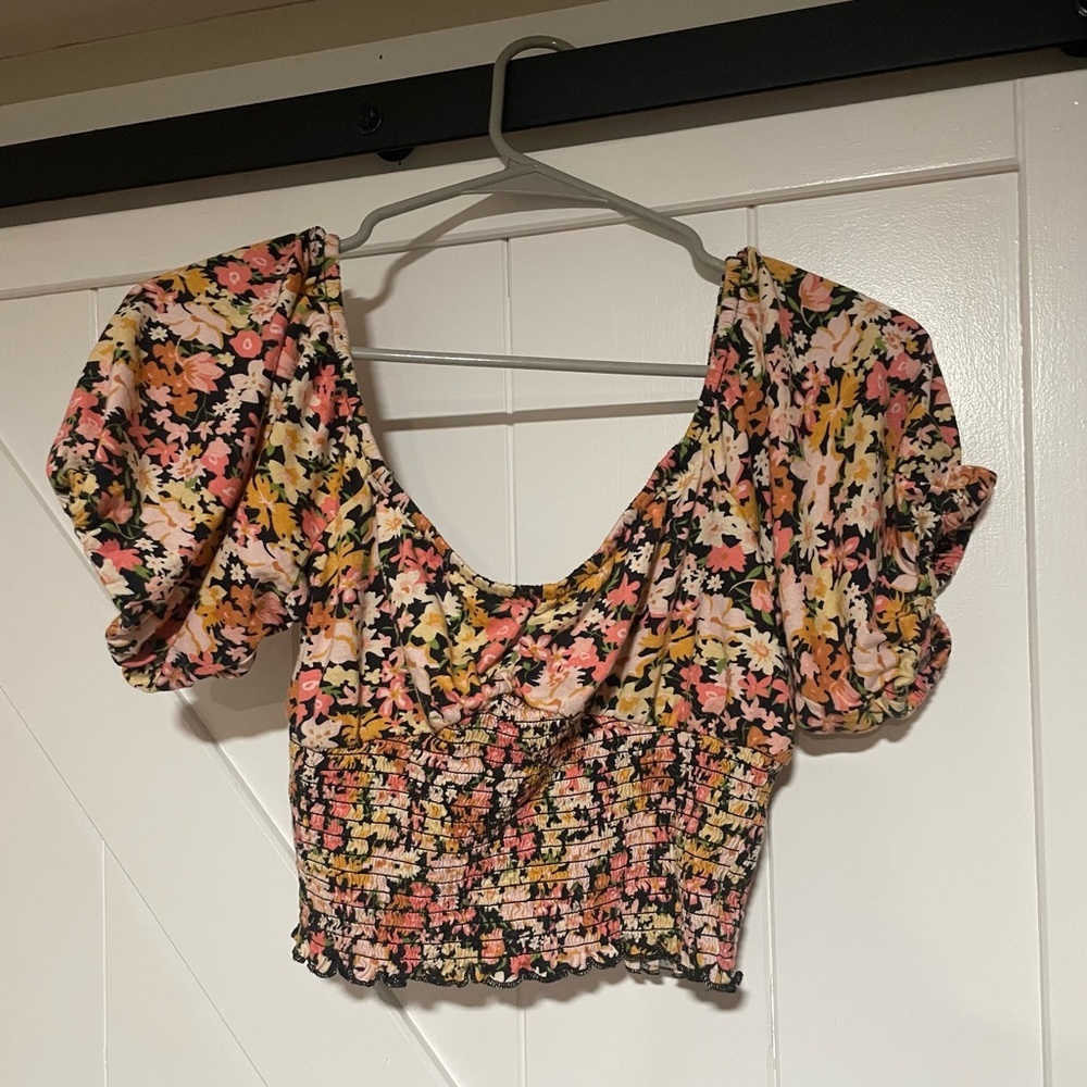 Floral Puff Sleeve Smocked Crop Top